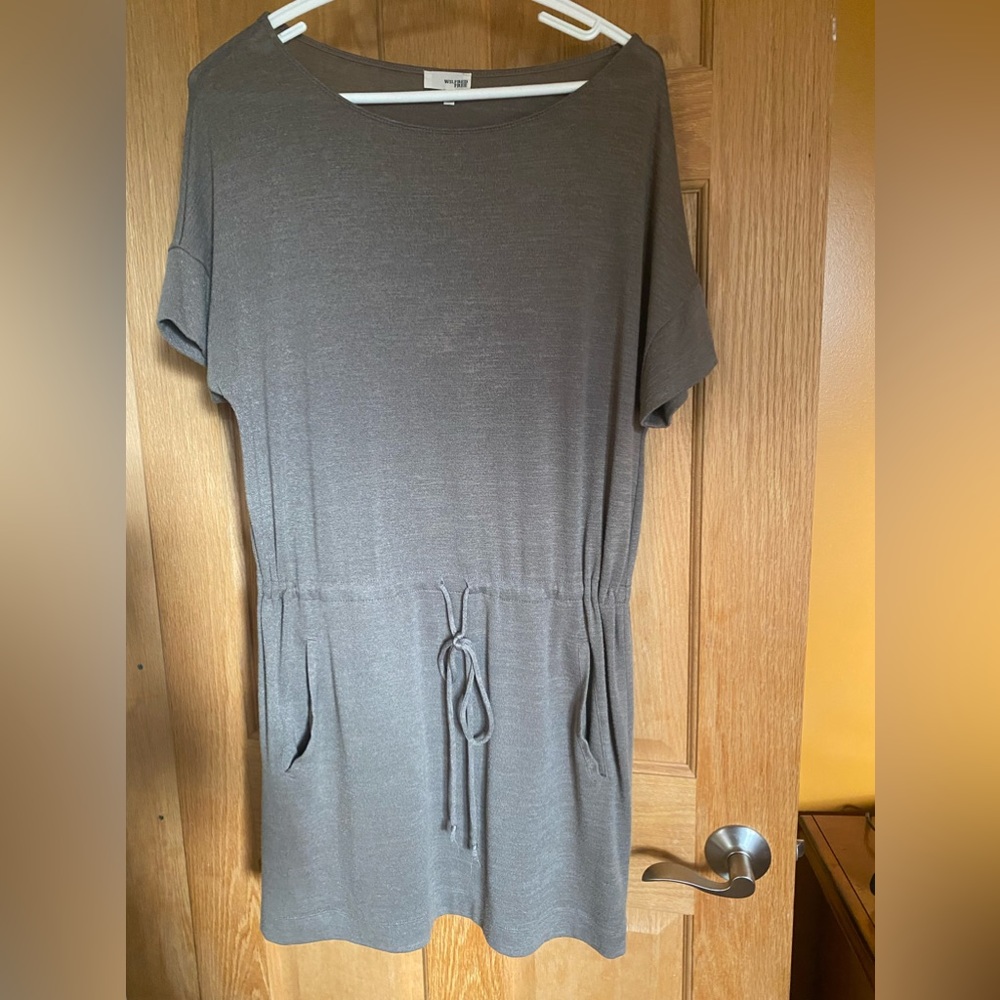 ~Wilfred Free casual grayish /green T-shirt dress.~